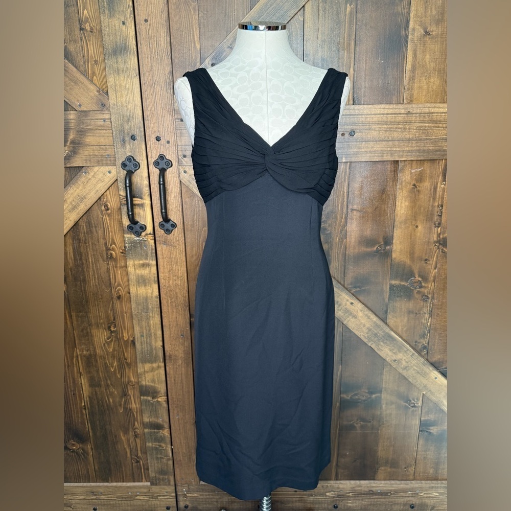 NWT BANANA REPUBLIC Black 100% Silk Chiffon Knotted Rushed Bodice Women’s Size 8